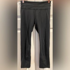 Lululemon Cropped Leggings Size 2-Women’s / Back Zip Pocket